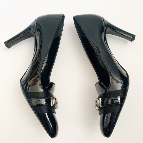 VINTAGE GUCCI PATENT LEATHER BELT BUCKLE PUMP - Picture 2 of 8